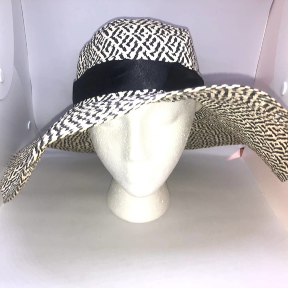Black & White Floppy Sunhat Women's OS‎ Vacation Resortwear Sporty